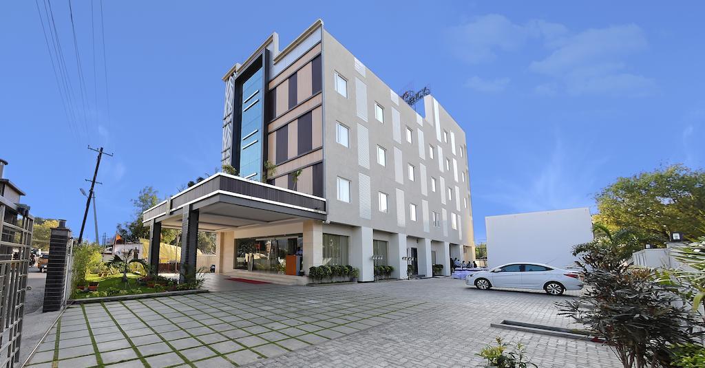 Poppys Anukula Residency Vellore Extérieur photo