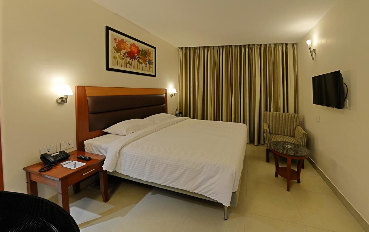 Poppys Anukula Residency Vellore Extérieur photo